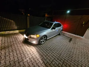 BMW 3 Series E90/E91/E92/E93 335i xDrive 2009