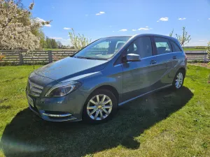 Mercedes-Benz B W246 180 (BlueEFFICIENCY) 2012