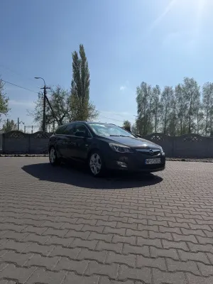 Opel Astra J 2.0 CDTI Cosmo 2011