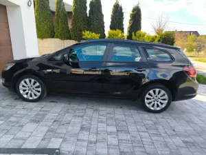 Opel Astra J 1.7 CDTI DPF Cosmo 2011