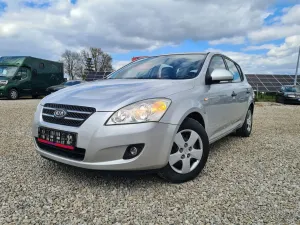 Kia Ceed I 1.4 M 2009