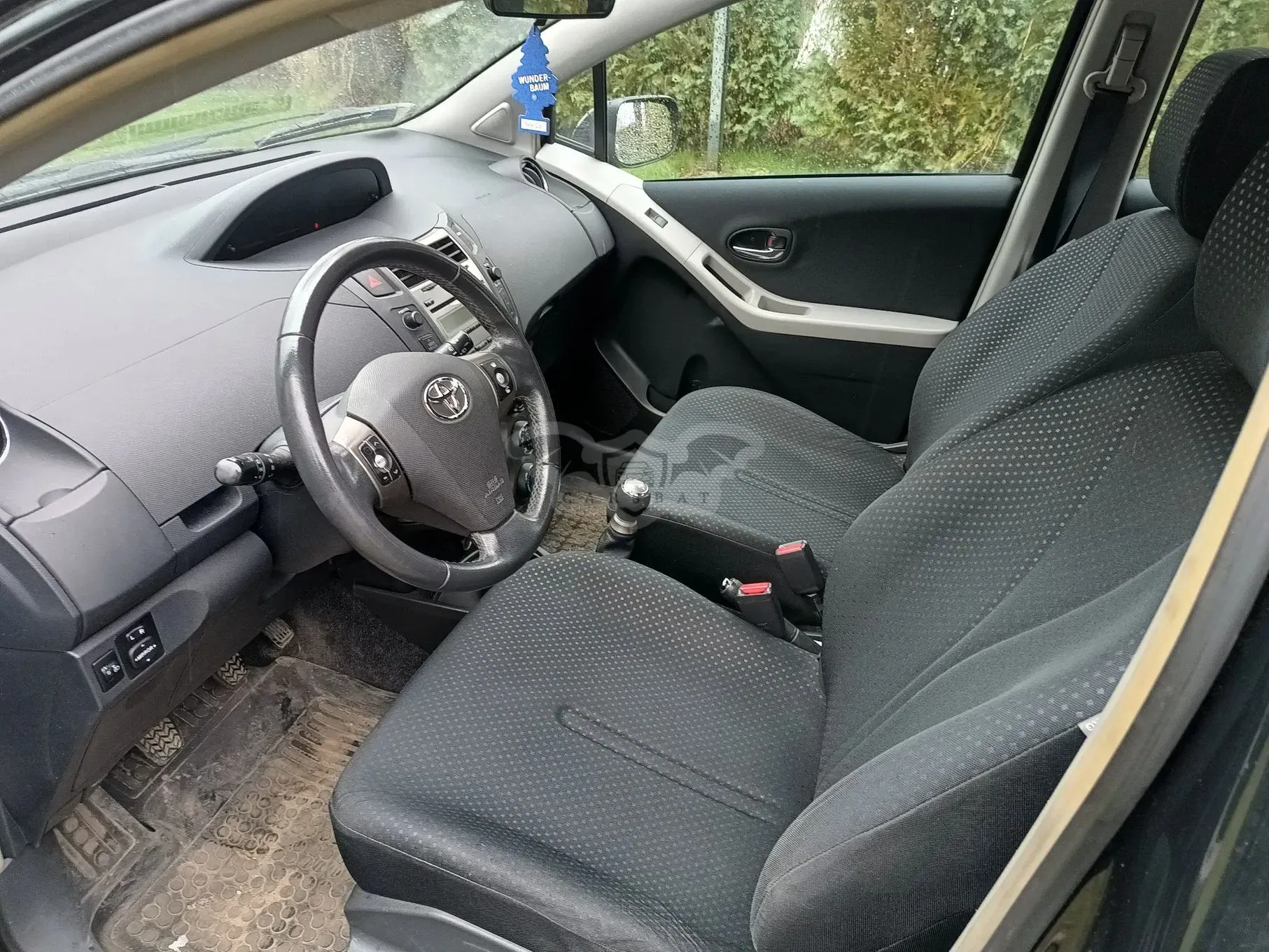 Toyota Yaris II 1.0 VVT-i Life 2010