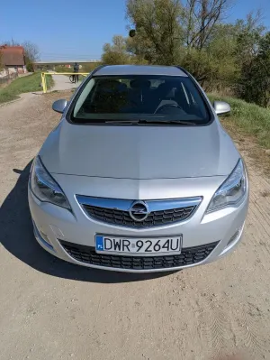 Opel Astra J 2011