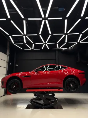 Jaguar F-Type 2.0 Chequered Flag 2019