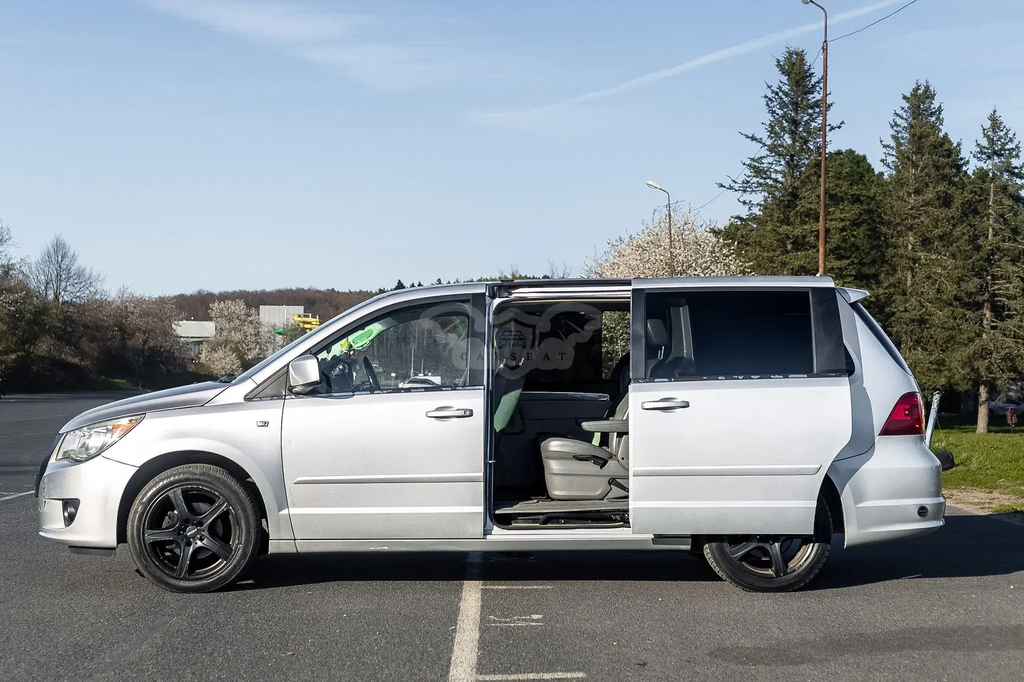 Volkswagen Routan 2010