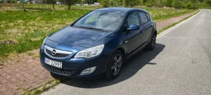 Opel Astra J 2011