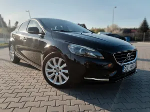 Volvo V40 II D2 Momentum 2013