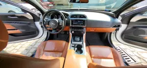 Jaguar XE 2.0 D Prestige 2017
