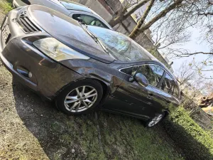 Toyota Avensis III 2.0 D-4D Platinium 2011