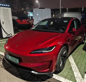Tesla Model 3 2024