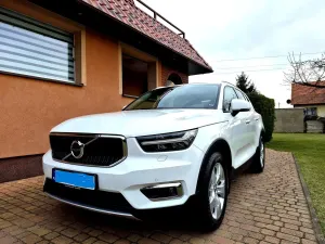 Volvo XC40 D4 AWD Geartronic Momentum 2020