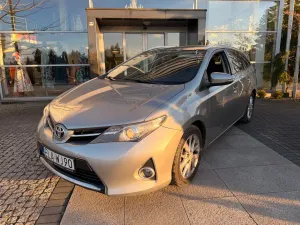 Toyota Auris II 1.6 Executive 2014