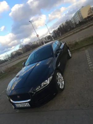 Jaguar XE 20t Prestige 2015