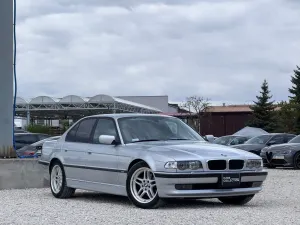 BMW 7 Series E38 2001