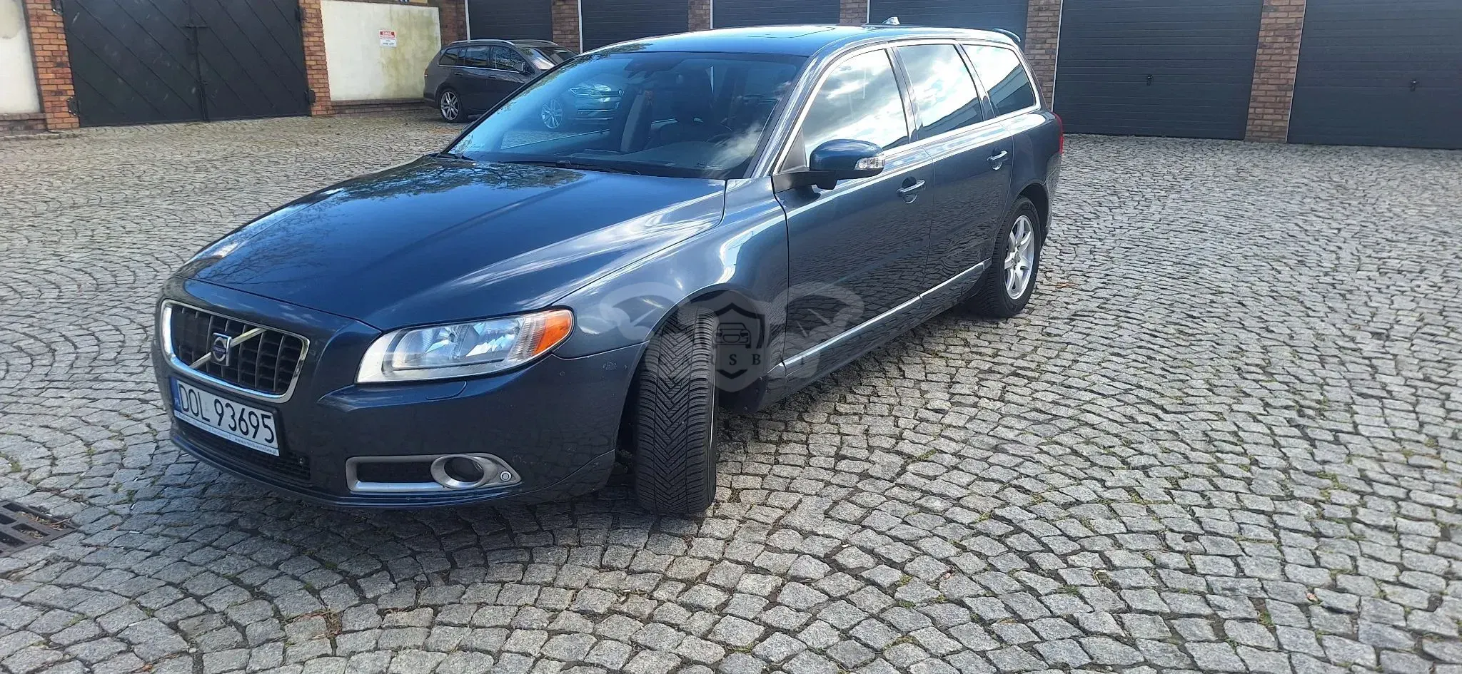 Volvo V70 III 3.2 Momentum 2009