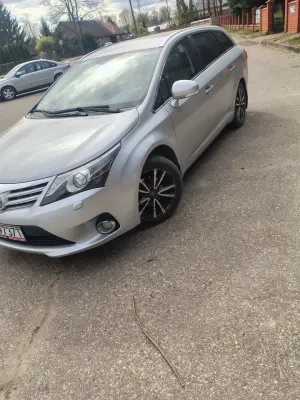 Toyota Avensis III 2.0 D-4D Sol 2012