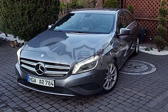 Mercedes-Benz A W176 180 (BlueEFFICIENCY) 7G-DCT Style 2015