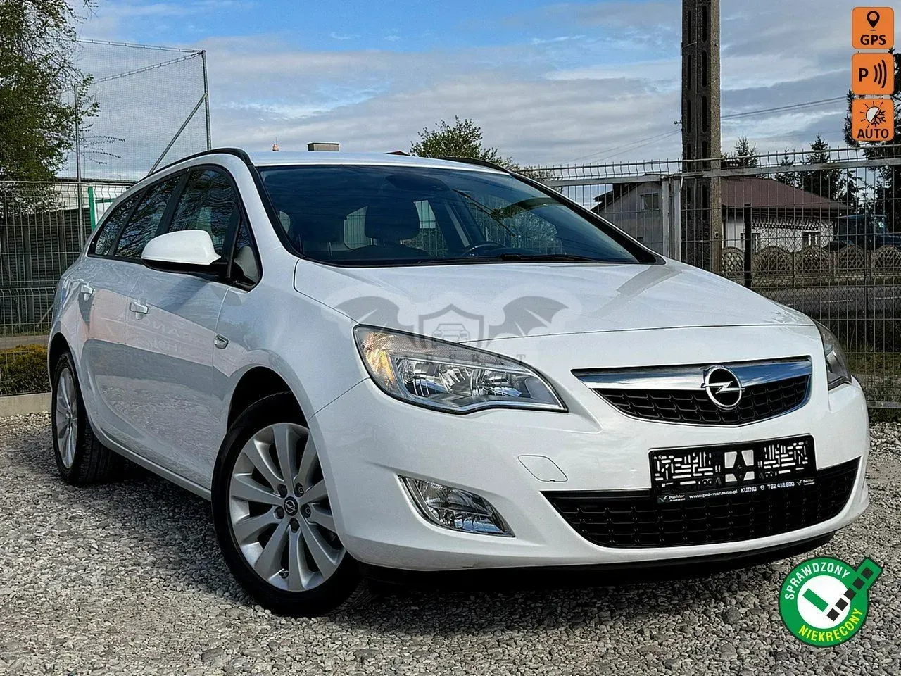Opel Astra J 2011
