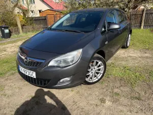 Opel Astra J 1.4 Turbo 2011