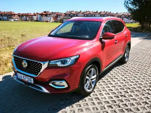 MG EHS Luxury 2022
