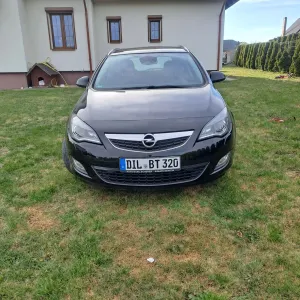 Opel Astra J 1.4 T Sport S&S 2010