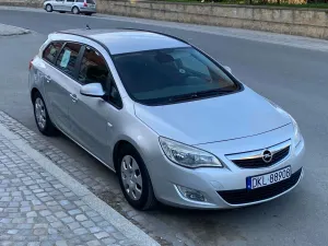 Opel Astra J 1.3 CDTI DPF EcoFLEX Start/Stop Design Edition 2011