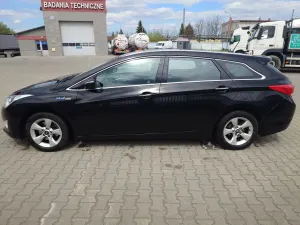 Hyundai i40 Kombi blue 1.7 CRDi Classic 2013