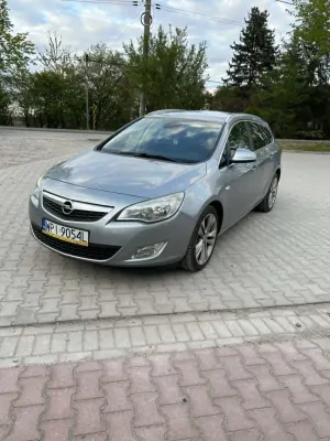 Opel Astra J 1.7 CDTI Sport 2011