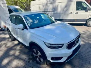 Volvo XC40 B4 B Momentum Pro 2021