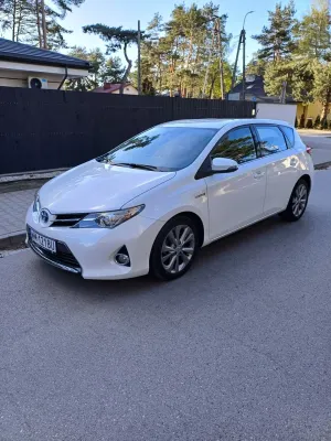 Toyota Auris II 1.8 HSD Prestige NAVI 2014