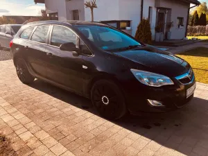 Opel Astra J 1.7 CDTI 2011