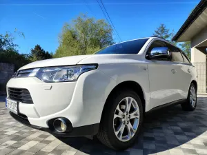 Mitsubishi Outlander III 2.0 Intense 2WD 2014