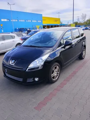 Peugeot 5008 I 2.0 HDi Family 7os 2011