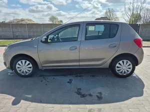 Dacia Sandero II 1.2 16V Laureate EU6 2015