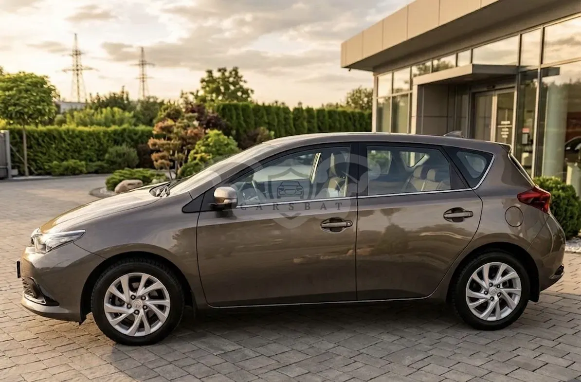 Toyota Auris II 1.6 Premium 2017