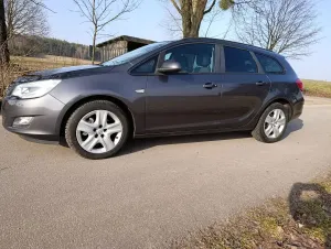 Opel Astra J 2.0 CDTI DPF Sport 2011