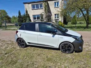 Toyota Yaris III Hybrid 100 Selection 2016