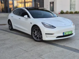 Tesla Model 3 Standard Range Plus 2019