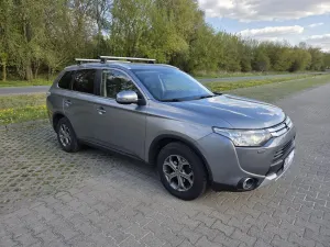 Mitsubishi Outlander III 2.2 DID Intense + 4WD 2014