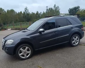 Mercedes-Benz ML W164 300 CDI 4Matic 7G-TRONIC DPF BlueEFFICIENCY 2010