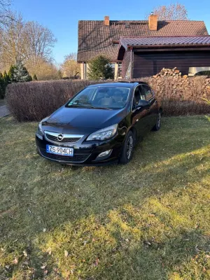 Opel Astra J 1.7 CDTI 2011
