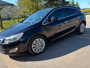 Opel Astra J 1.7 CDTI 2011