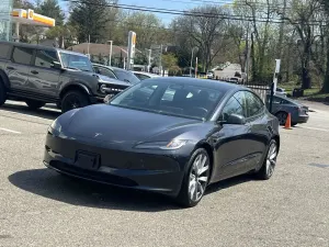 Tesla Model 3 2024