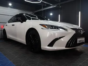 Lexus ES 300h Business Line 2023