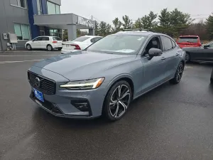 Volvo S60 III B5 B AWD Plus Dark 2024