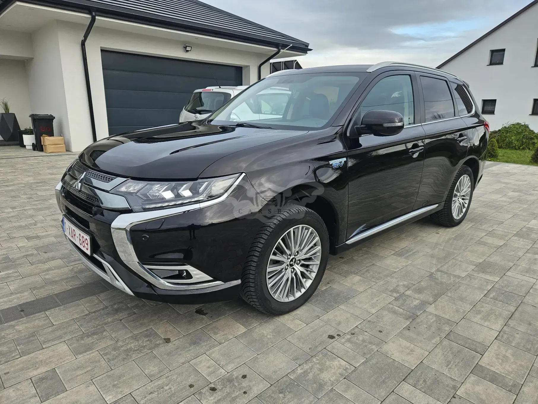 Mitsubishi Outlander III 2.4 4WD Plus 2021