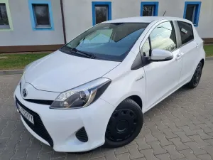 Toyota Yaris III Hybrid 100 Life 2013