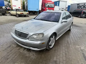 Mercedes-Benz S W220 2001