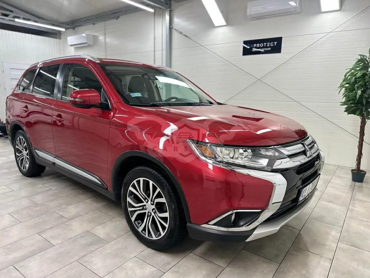 Mitsubishi Outlander III 2.0 Intense 4WD CVT 2017