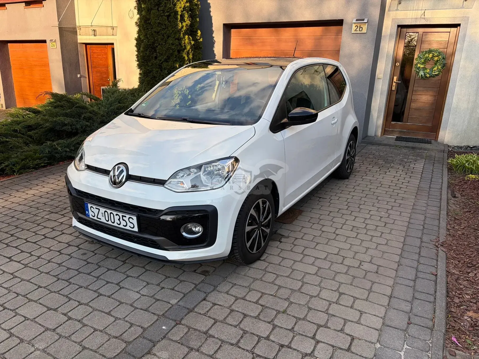 Volkswagen Up! TSI beats 2017
